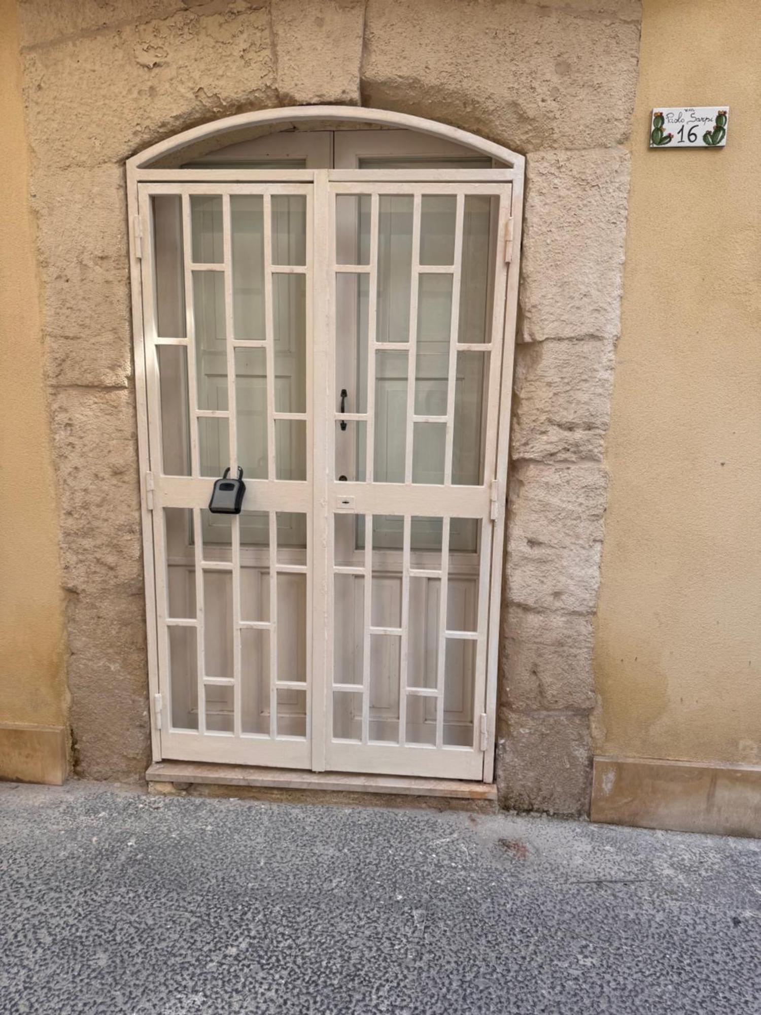Ortigia Apartment Aretusa Syracuse Екстер'єр фото